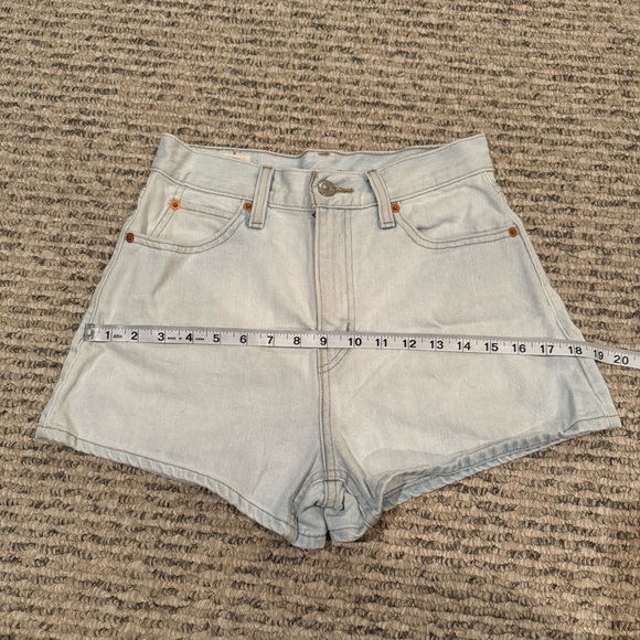 Levi’s Denim Shorts - Picture 2 of 7